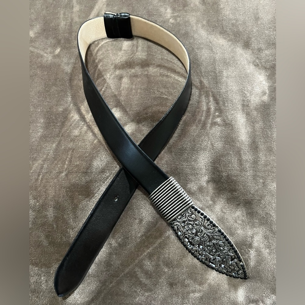 Black leather adjustable belt